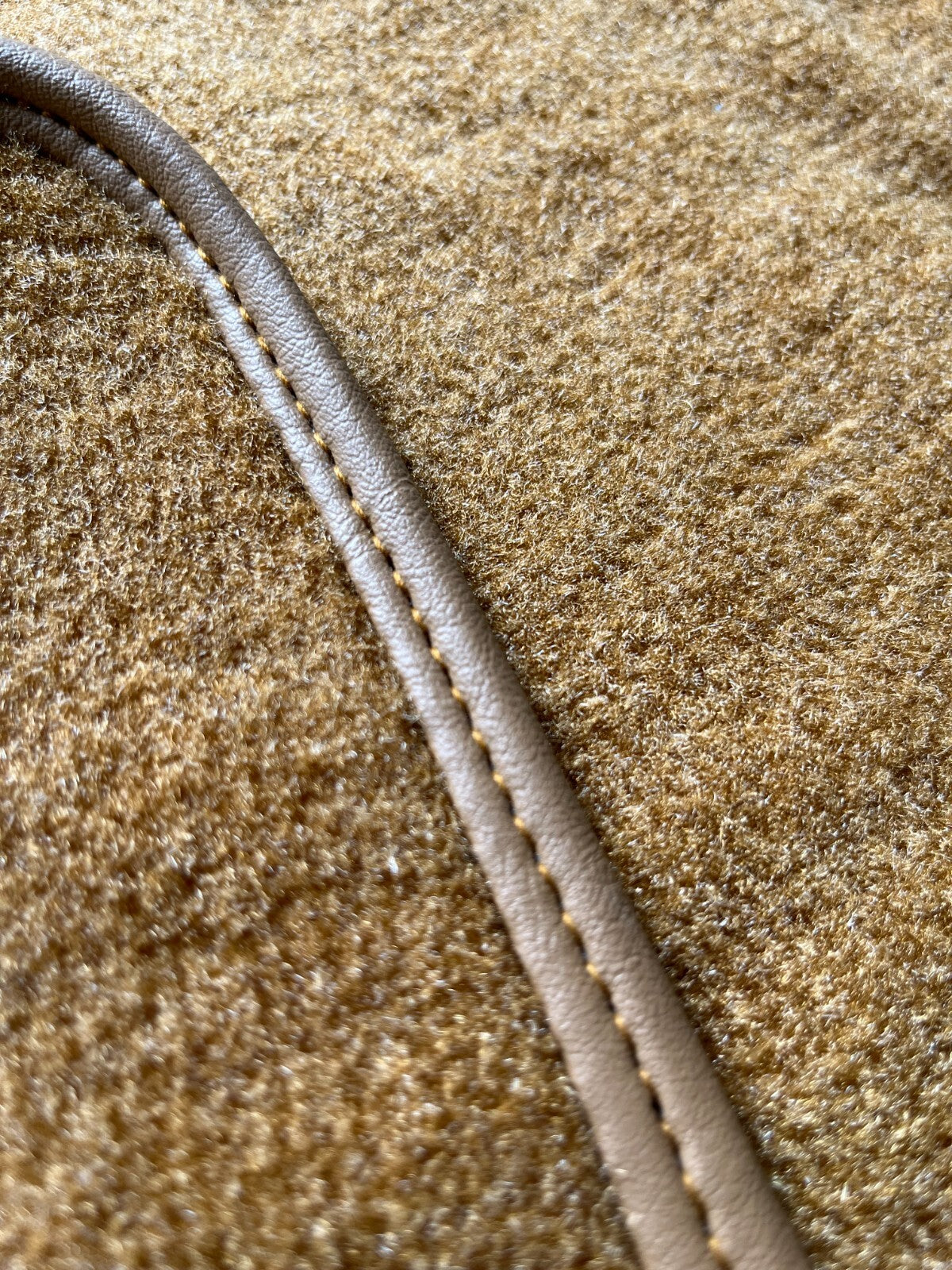 Kofferraum Teppichsatz Teppich für Mercedes Benz SL R107 W107 dattel.