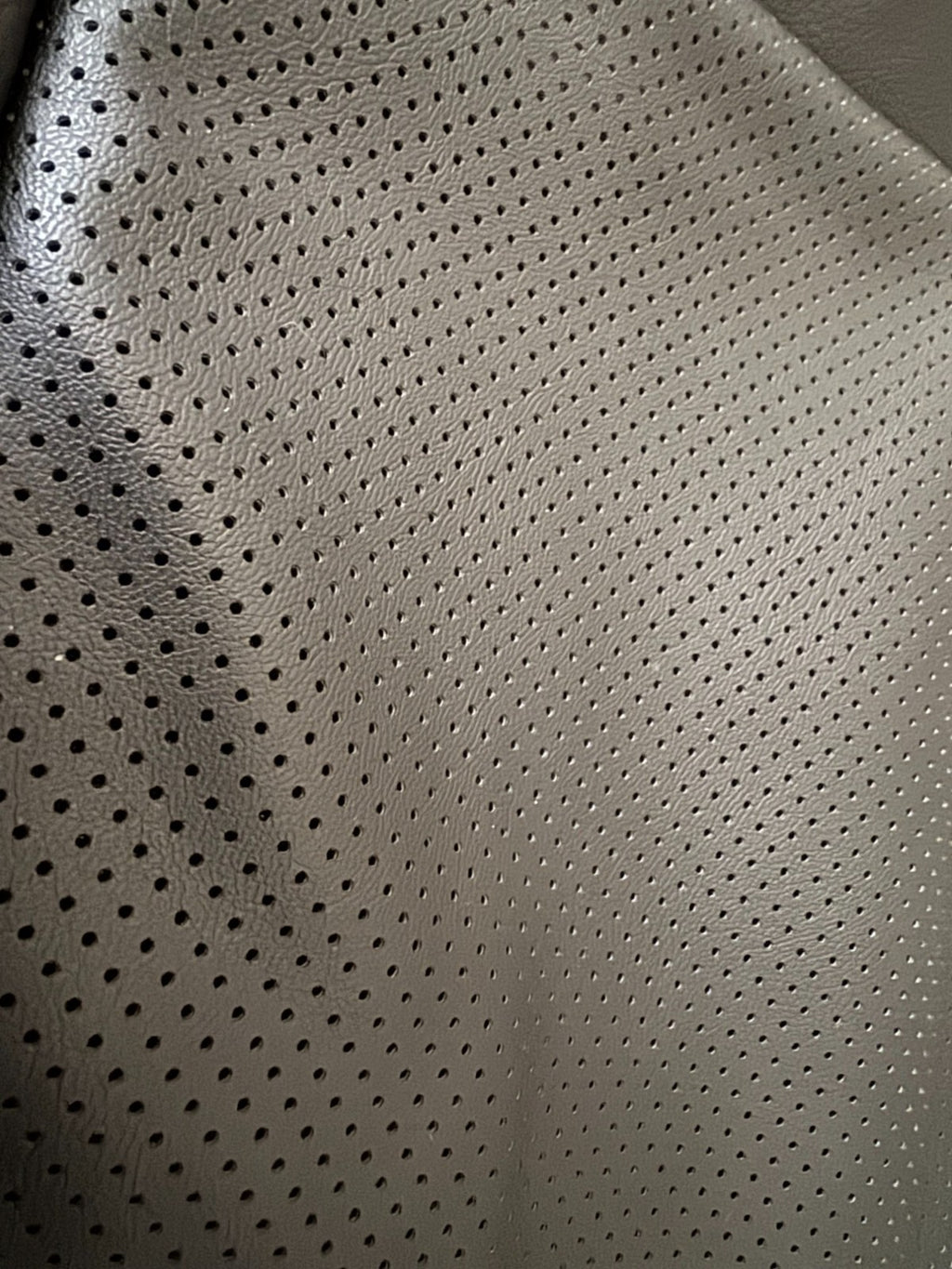 Sitzbezug Sitzfläche Vordersitz für Mercedes W212 Fahrerseite schwarze Nähte.