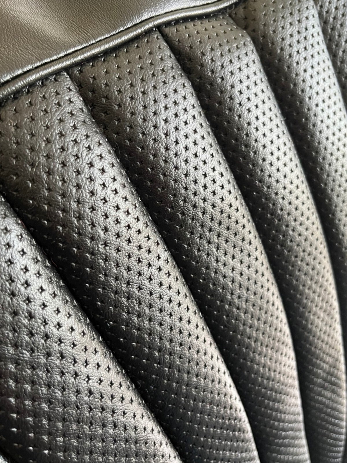 Sitzbezüge Bezüge für die Vordersitze Mercedes-Benz SL R107 schwarz Ab 1985.