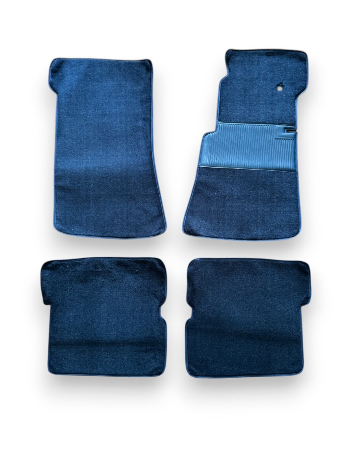 Teppichsatz Teppich für Mercedes SL107 R107/W107 Gummi Absatzschoner Blau RHD.