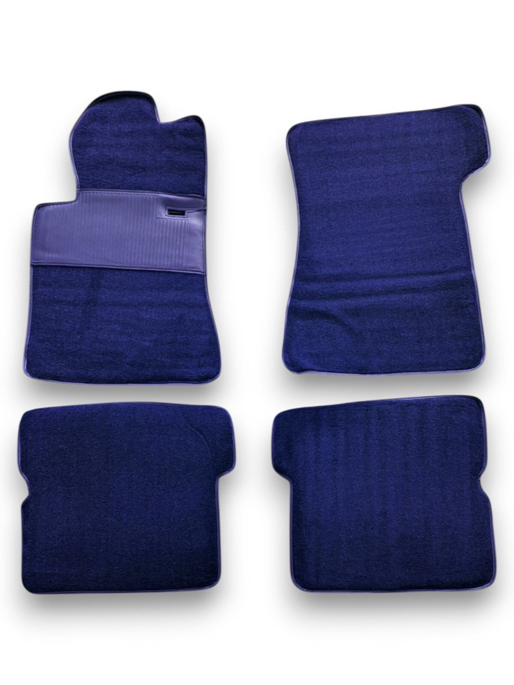 Teppichsatz Teppich für Mercedes SL107 R107/W107 Gummi Absatzschoner Blau