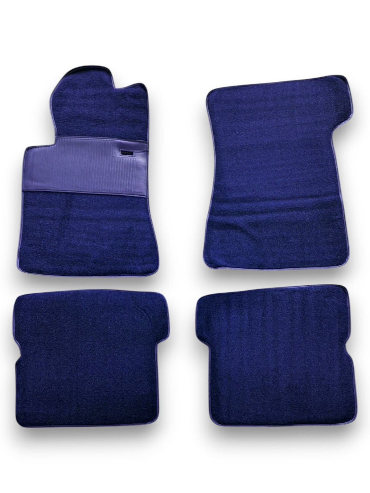 Teppichsatz Teppich für Mercedes SL107 R107/W107 Gummi Absatzschoner Blau