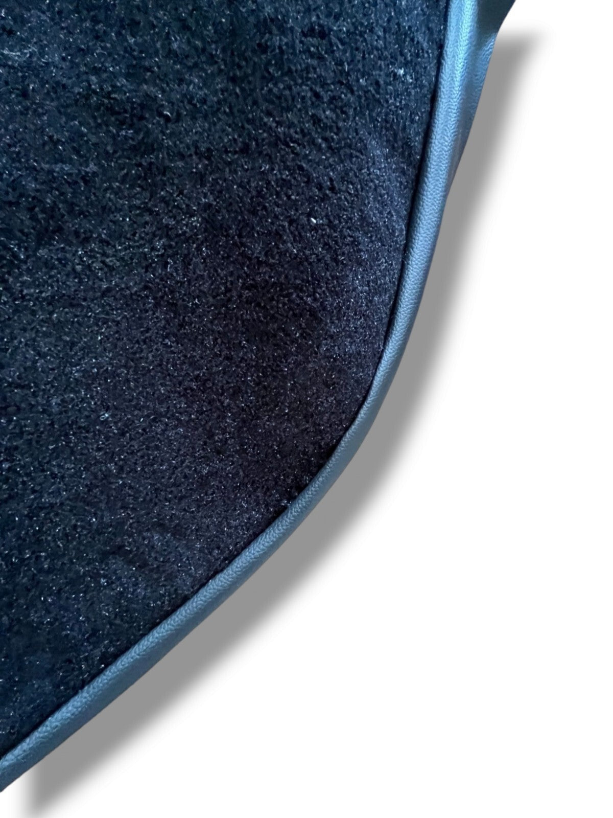 Teppichsatz Teppich für Mercedes W110 kleine Heckflosse Gummi Absatz schwarz