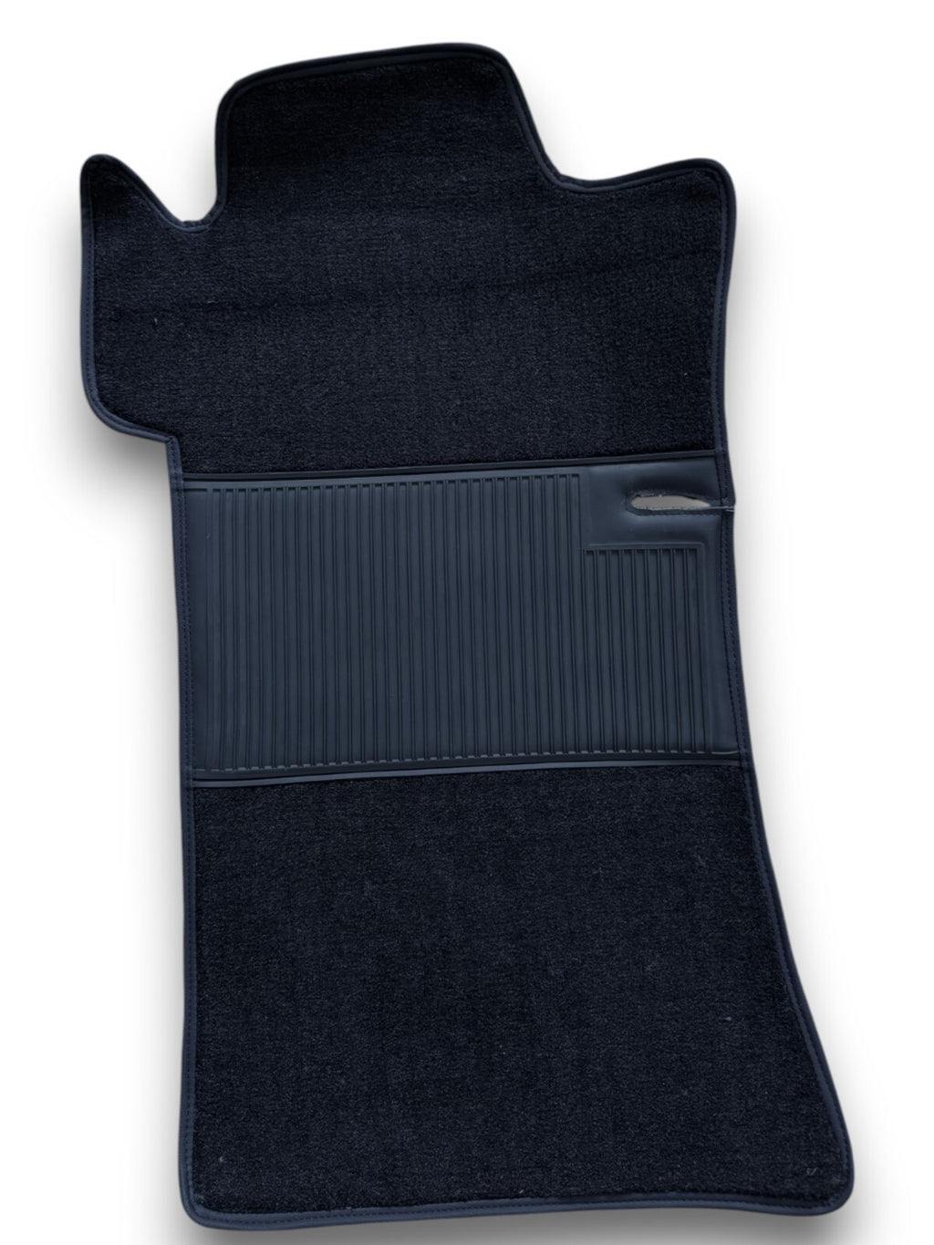 Teppichsatz Teppich für Mercedes W111 Coupe Gummi Absatzschoner Schwarz