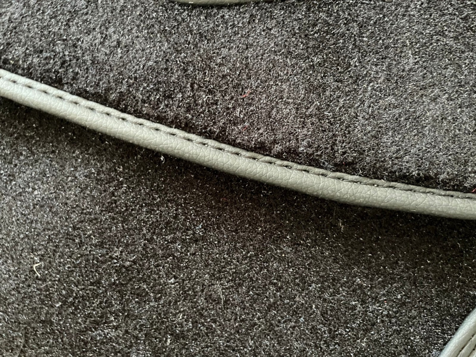 Teppich Teppichsatz Autoteppich für VW Käfer Typ 1 1958 - 1968 Schwarz.
