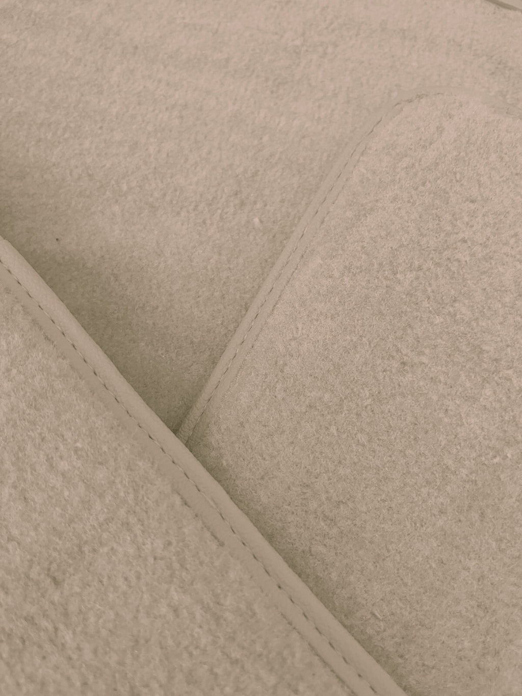 Teppichsatz Teppich für Mercedes SL107 R107/W107 Gummi Absatzschoner Beige