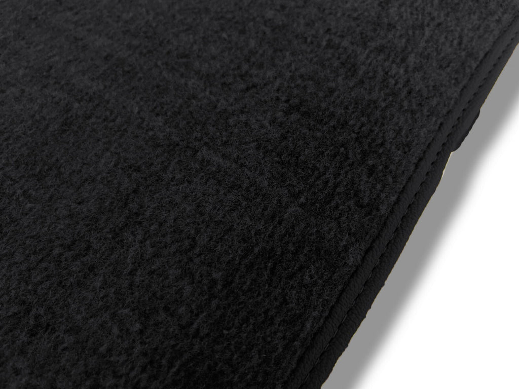Teppichsatz Teppich für Mercedes W114 W115 Coupe Gummi Absatzschoner Schwarz