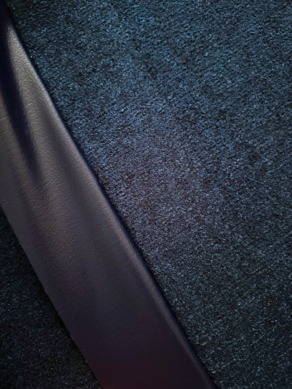 Teppichsatz Teppich für Mercedes W114 W115 Limousine Gummi Absatzschoner Blau