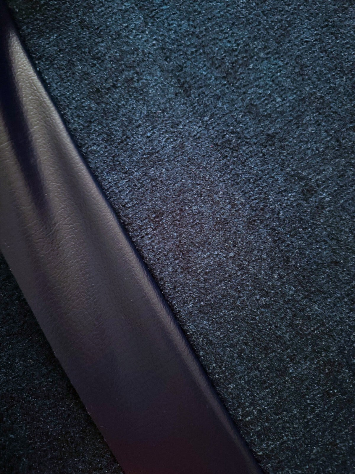 Teppichsatz Teppich für Mercedes W114 W115 Limousine Gummi Absatzschoner Blau