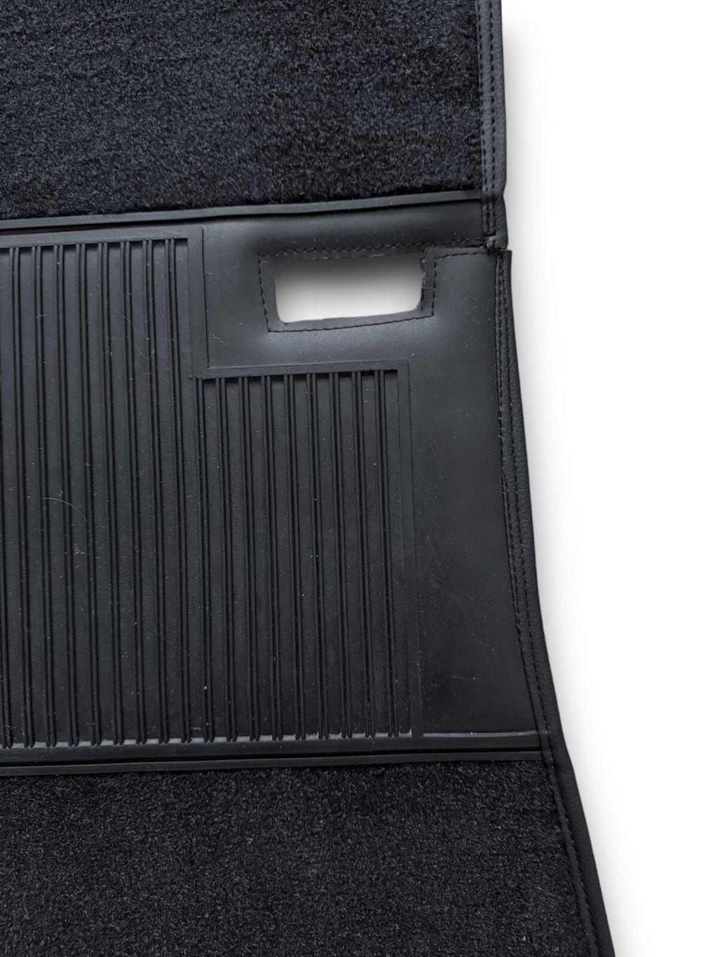 Teppichsatz Teppich für Mercedes W111 Coupe Gummi Absatzschoner Schwarz