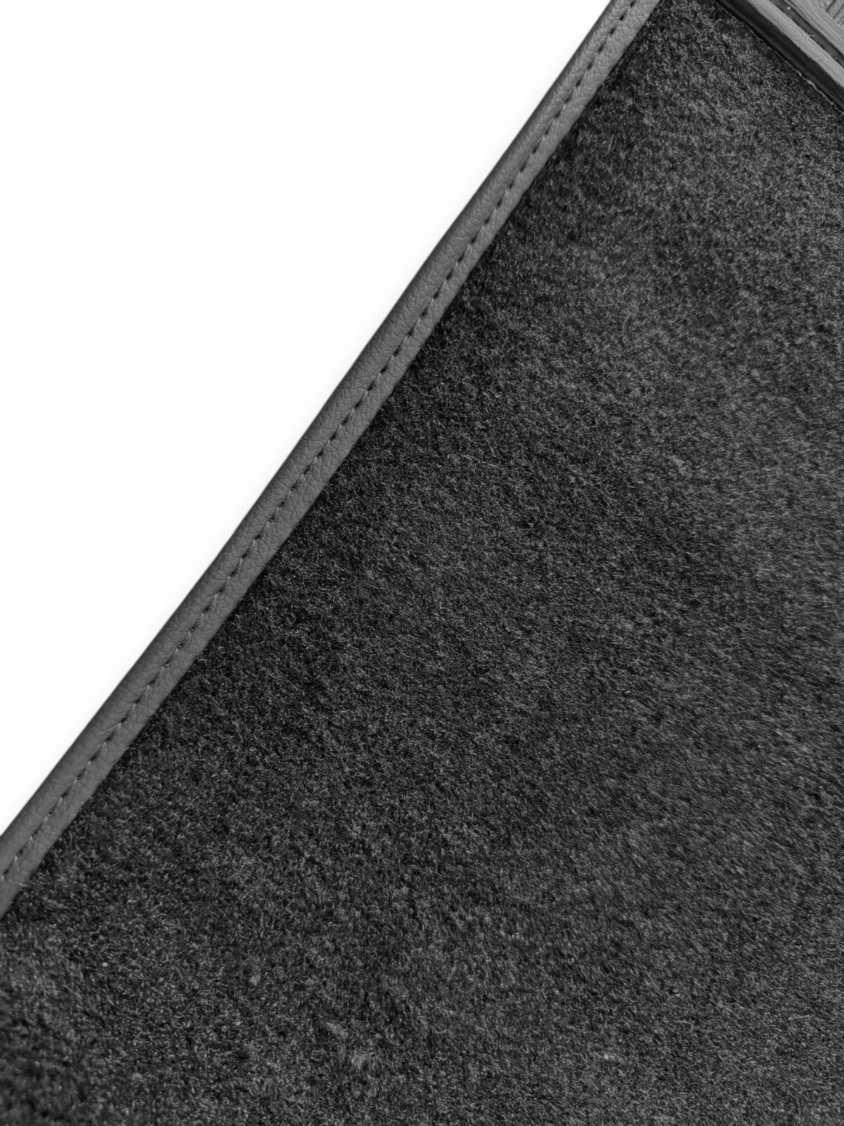 Teppichsatz Teppich für Mercedes SL107 R107/W107 Gummi Absatzschoner schwarz
