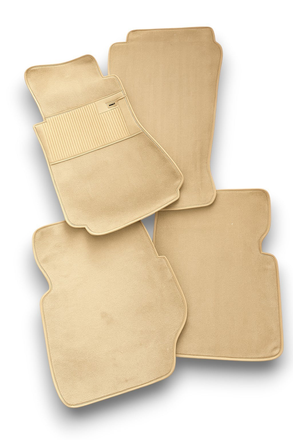 Teppichsatz Teppich für Mercedes W123 Limousine Gummi Absatzschoner Beige.