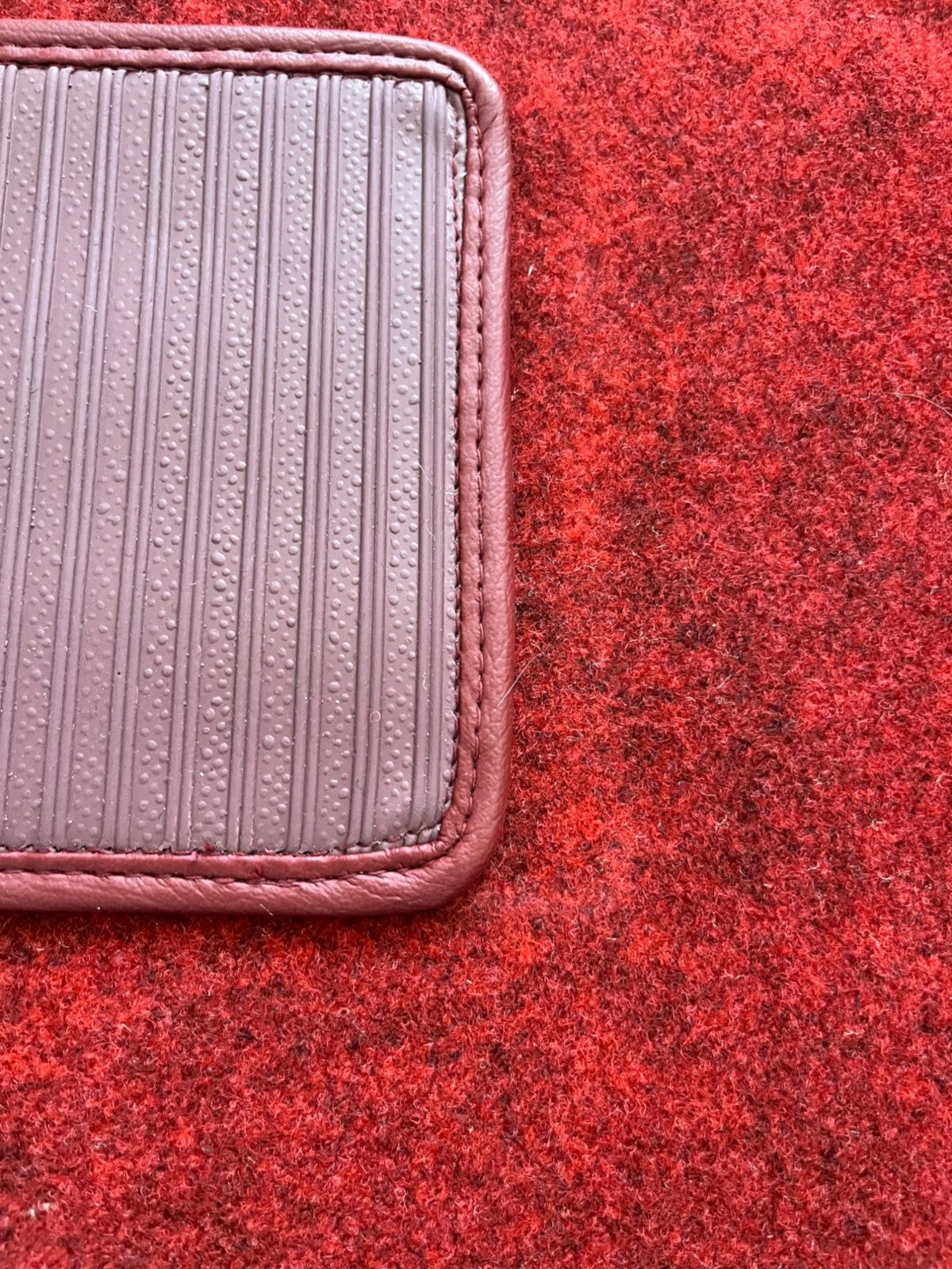 Teppich Teppichsatz Autoteppich für VW Käfer Typ 1 1958 - 1968 Dunkelrot