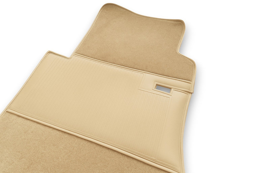 Teppichsatz Teppich für Mercedes W123 Limousine Gummi Absatzschoner Beige.