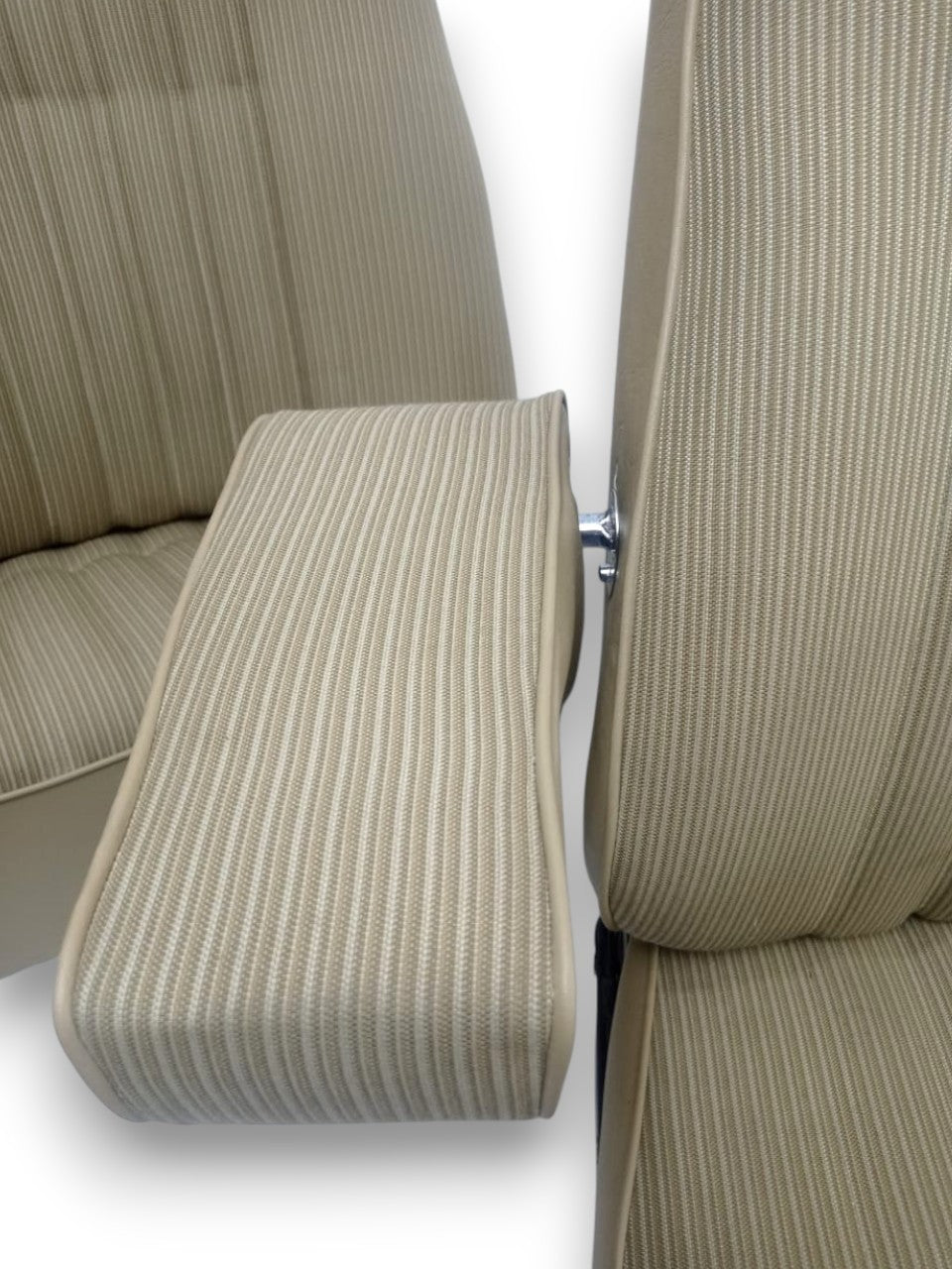 Innenausstattung Sitzgarnitur für Mercedes Benz W123 Stoff Polstercode 055 Beige