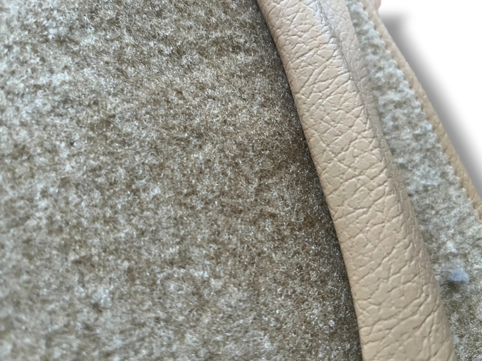 Teppichsatz Teppich für Mercedes C107 Gummi Absatzschoner Beige