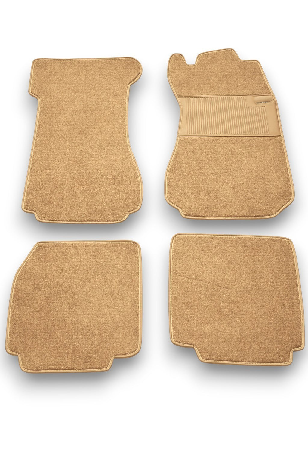 Teppichsatz Teppich für Mercedes W114 W115 Coupe Gummi Absatzschoner Beige RHD