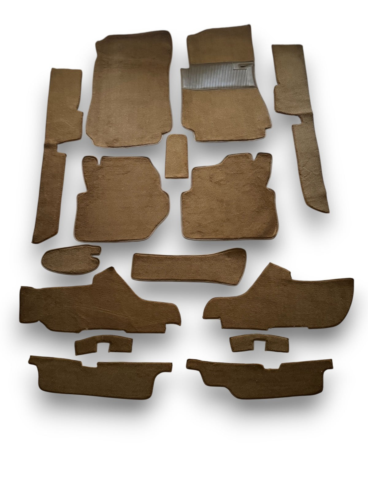 Teppichsatz Teppich für Mercedes W123 Coupe Gummi Absatzschoner Dattel RHD