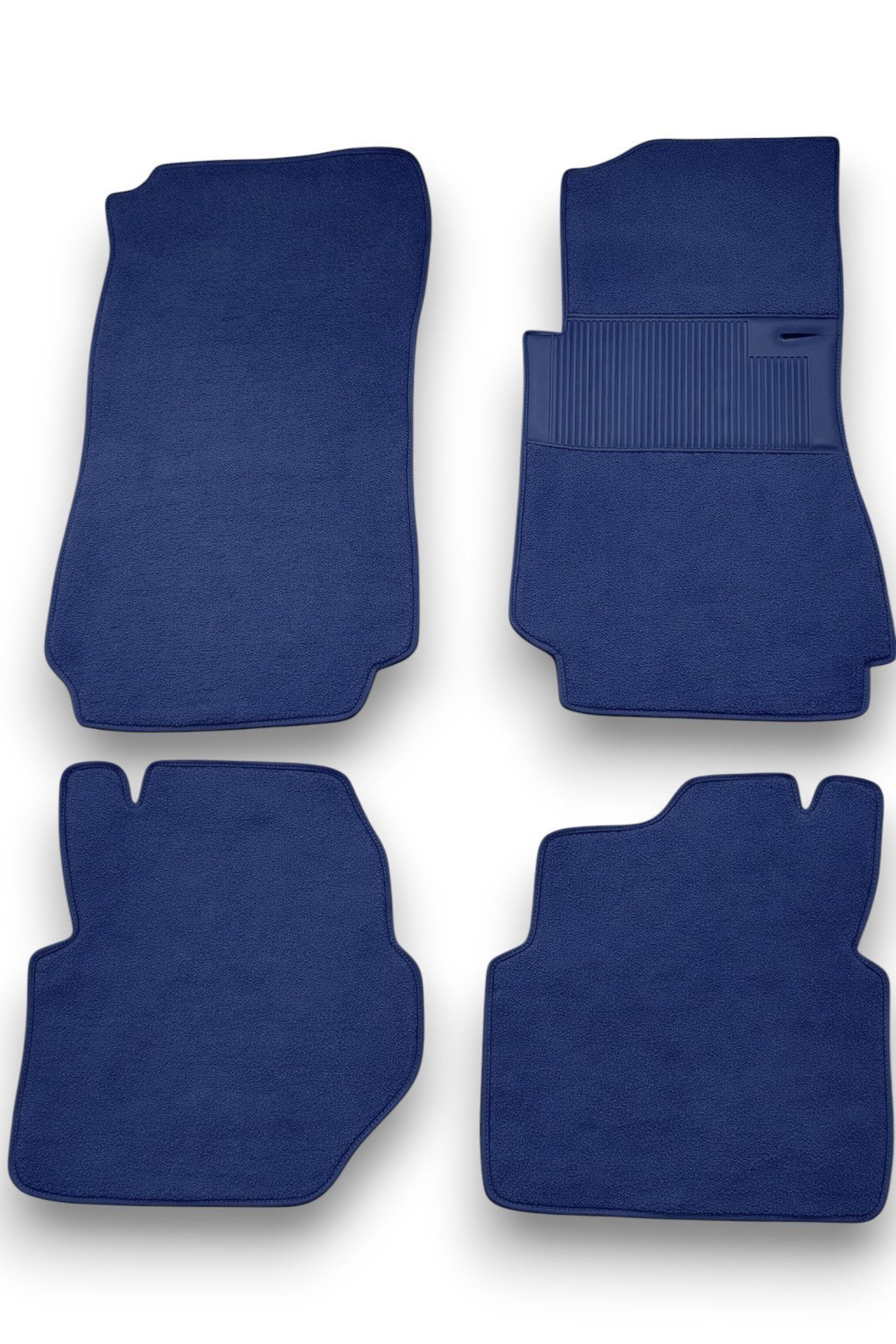 Teppichsatz Teppich für Mercedes W123 Coupe Gummi Absatzschoner Blau RHD