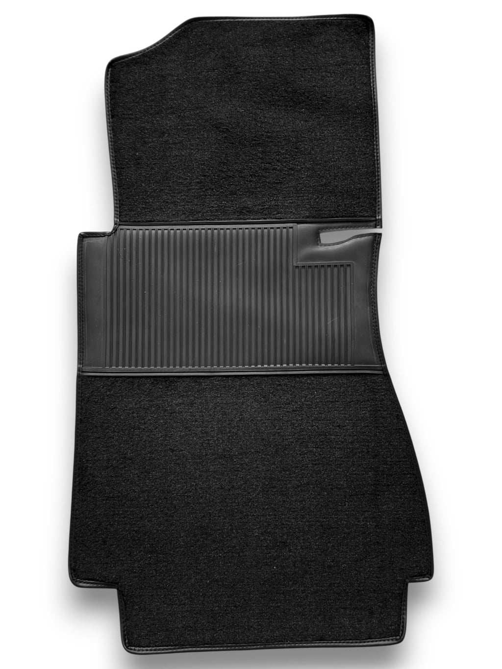 Teppichsatz Teppich für Mercedes W123 Limousine Gummi Absatzschoner Schwarz RHD