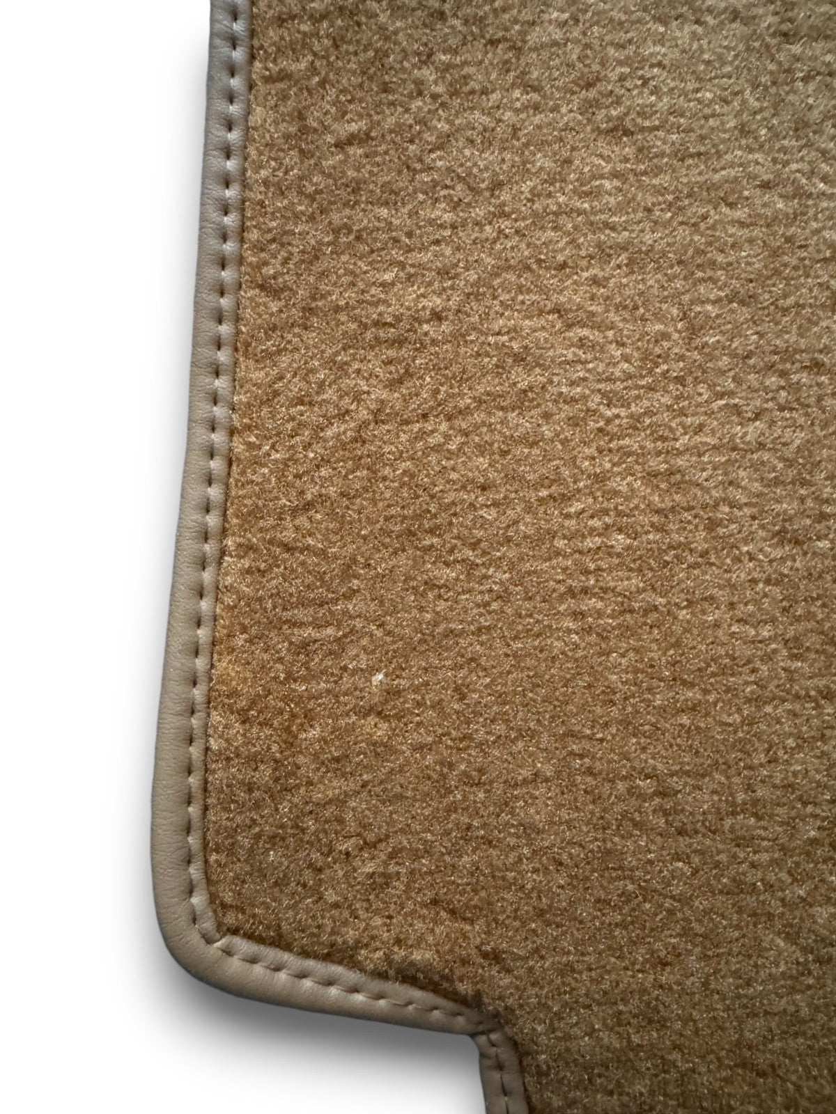 Teppichsatz Teppich für Mercedes W123 Coupe Gummi Absatzschoner Dattel RHD