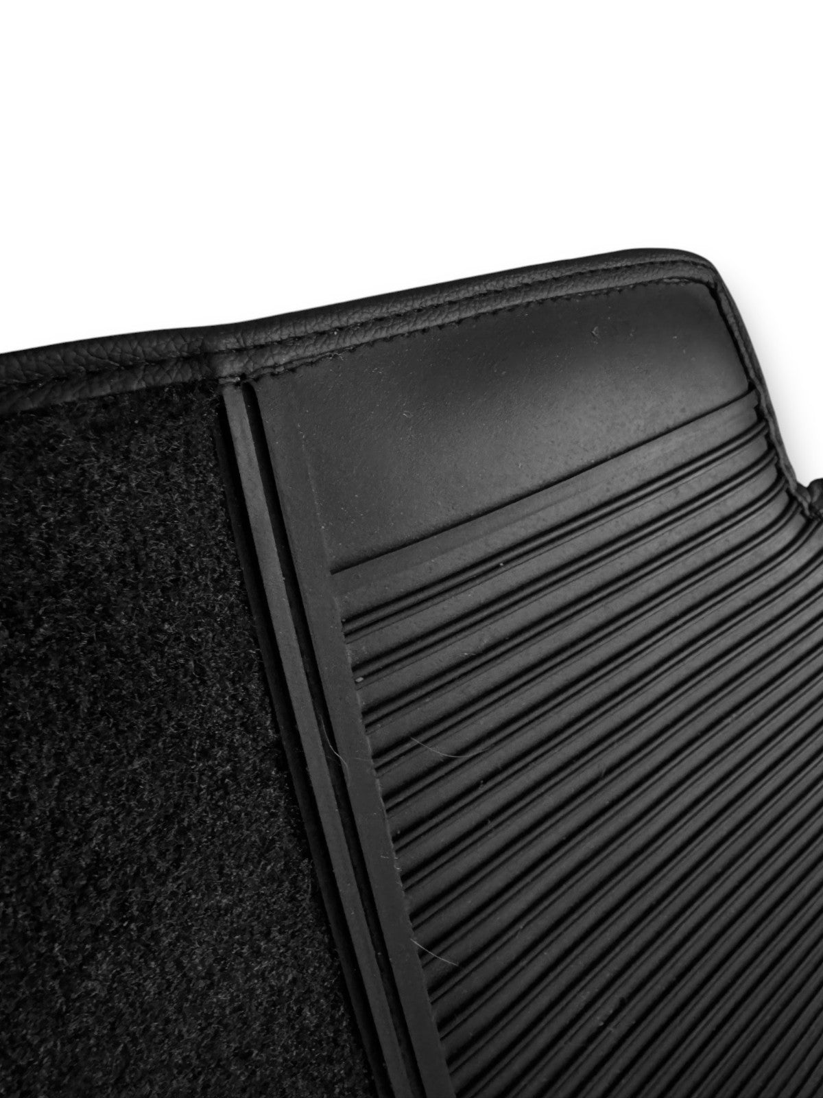 Teppichsatz Teppich für Mercedes W201 E190 Gummi Absatzschoner Schwarz