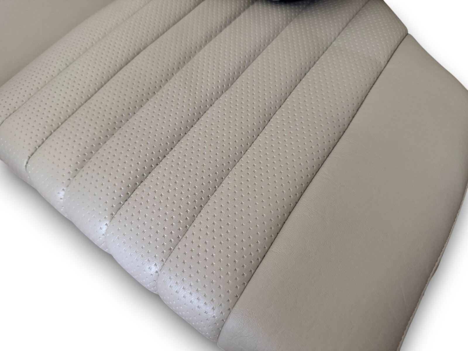 Rückbank Notsitz Kindersitz für Mercedes SL107 klappbar originalgetreu Pergament