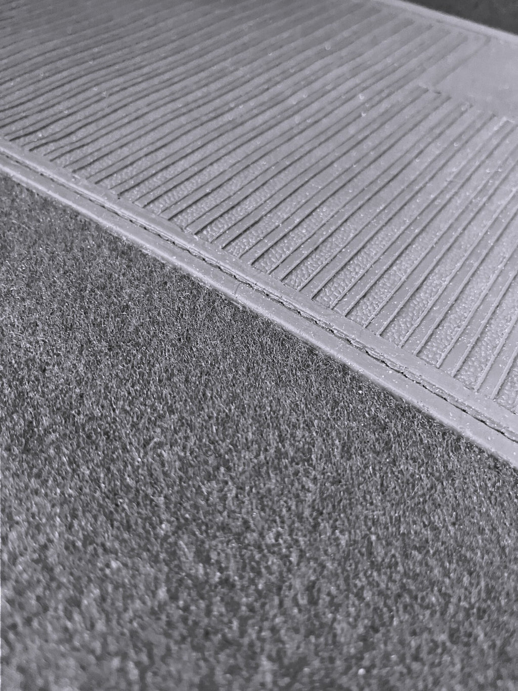 Teppichsatz Teppich für Mercedes SL107 R107/W107 Gummi Absatzschoner Grau