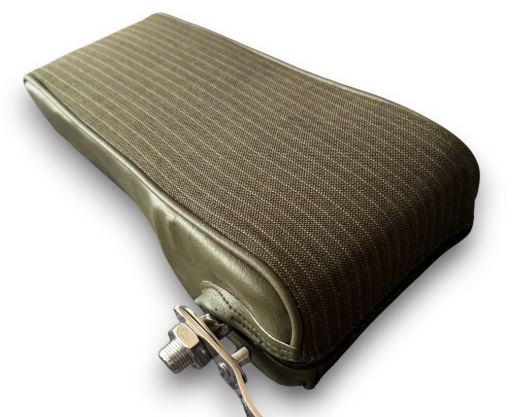Mittelarmlehne Armlehne für Mercedes W123 Stoff grün Polstercode 056.