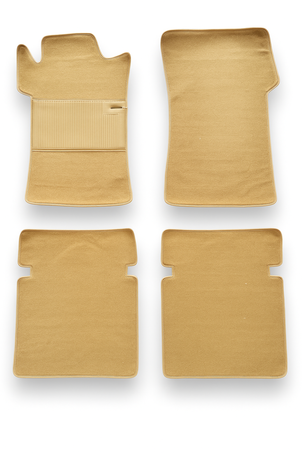 Teppichsatz Teppich für Mercedes W111 Coupe Gummi Absatzschoner Beige.