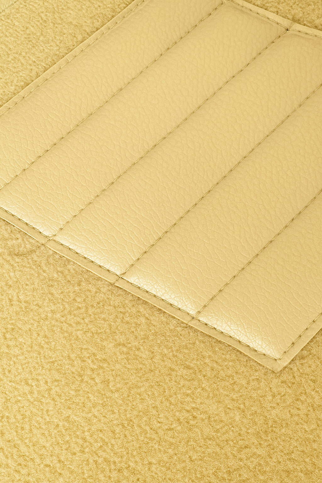 Teppichsatz Teppich für Mercedes W111 Coupe Gummi Absatzschoner Beige.