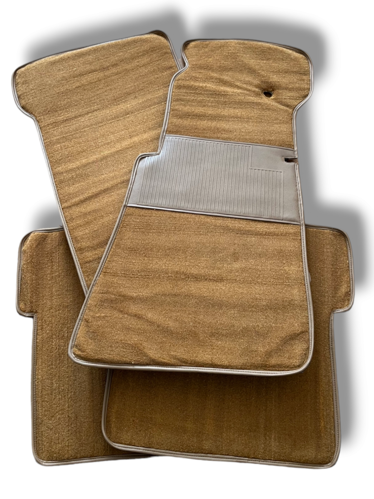 Teppichsatz Teppich für Mercedes SL107 R107/W107 Gummi Absatzschoner Dattel RHD