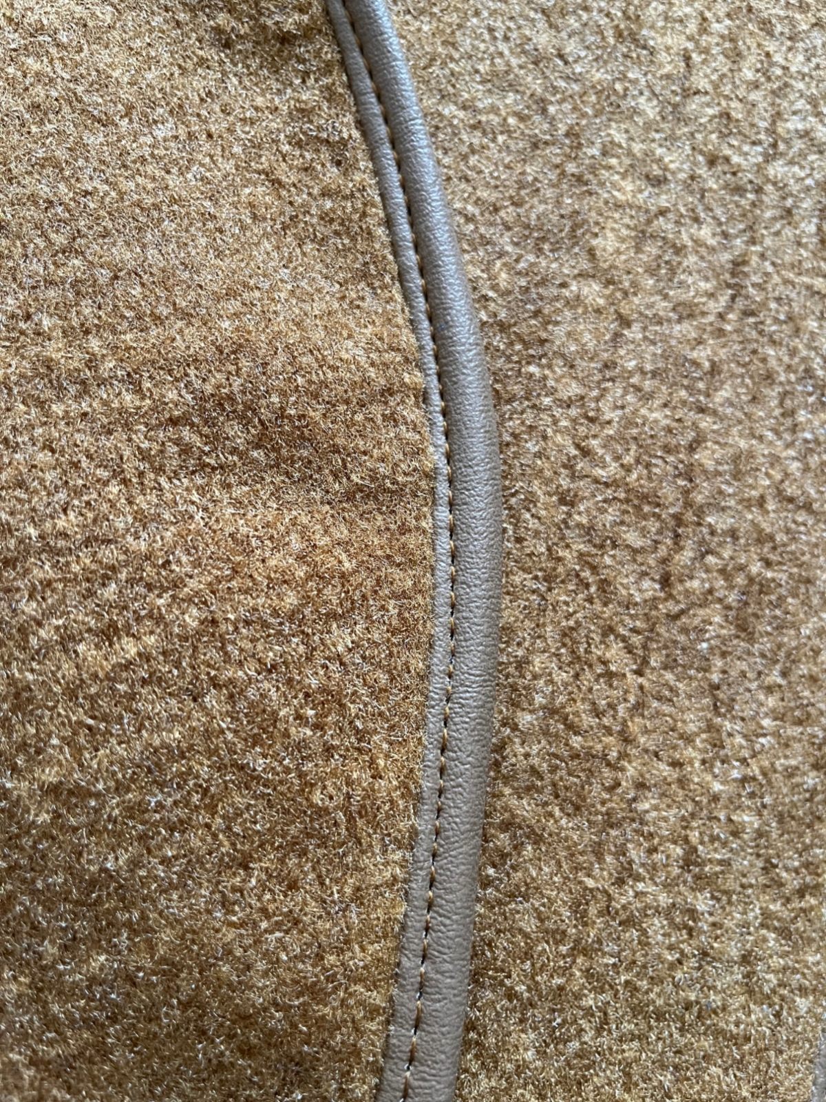 Teppichsatz Teppich für Mercedes SL107 R107/W107 Gummi Absatzschoner Dattel RHD