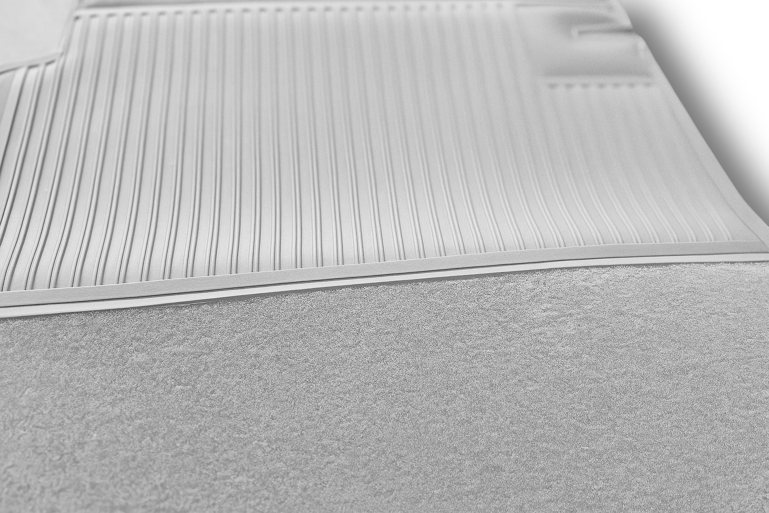 Teppichsatz Teppich für Mercedes W114 W115 Coupe Gummi Absatzschoner Grau