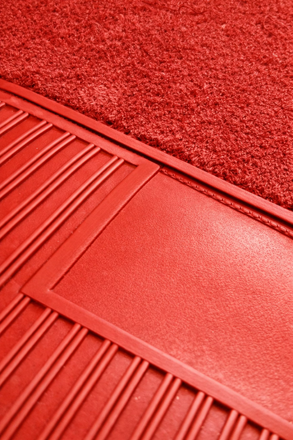 Teppichsatz Teppich für Ponton Cabrio W128 180 Gummi Absatzschoner Rot