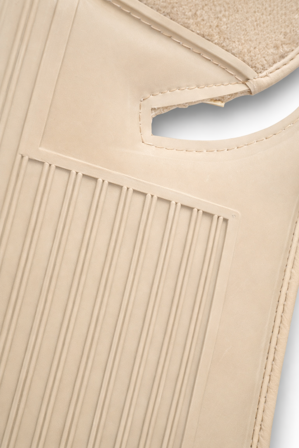 Teppichsatz Teppich für Mercedes Benz W126 SE Gummi Absatzschoner Beige