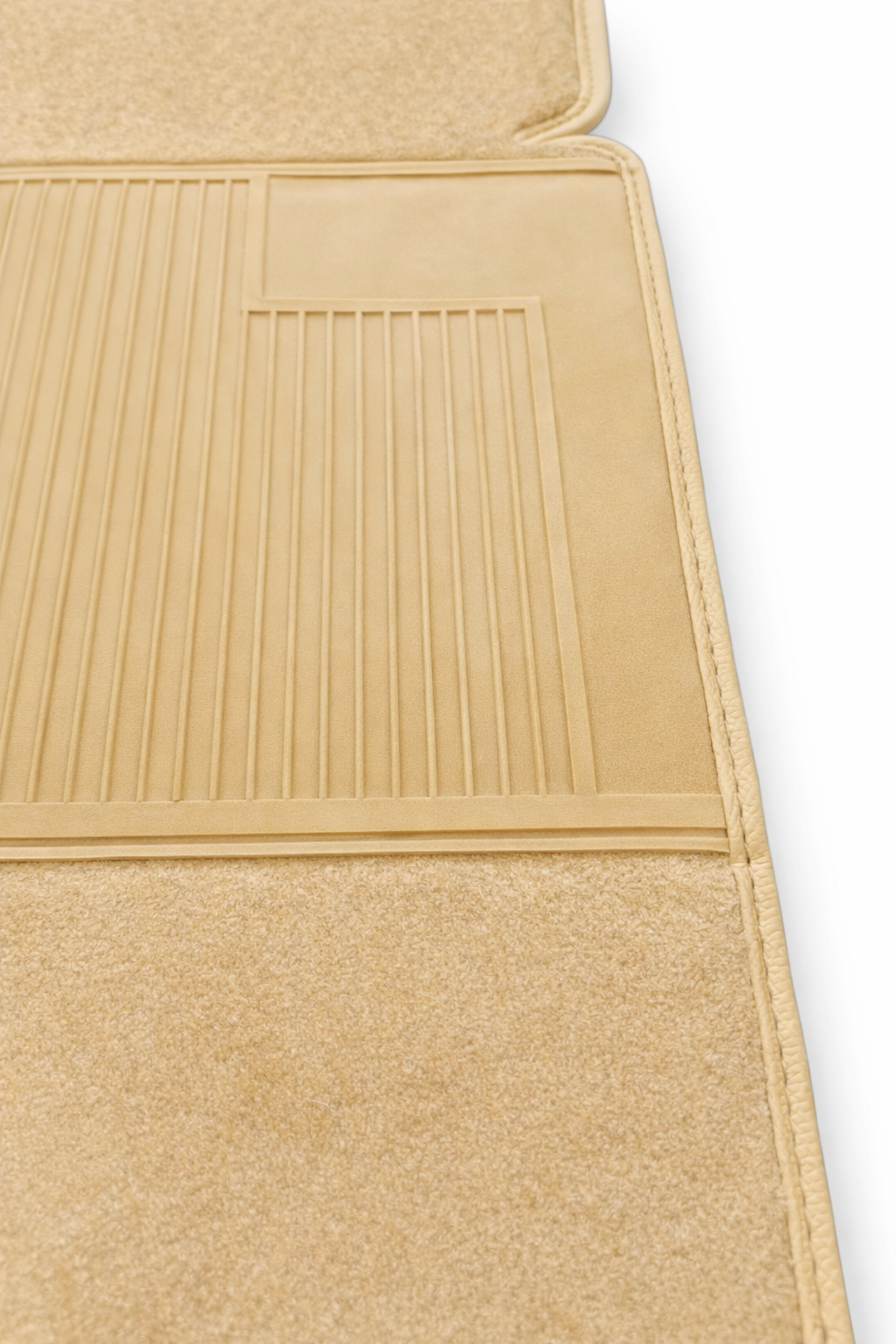 Teppichsatz Teppich für VW Golf 1 Cabrio 1979 - 2002 Gummi Absatzschoner Beige