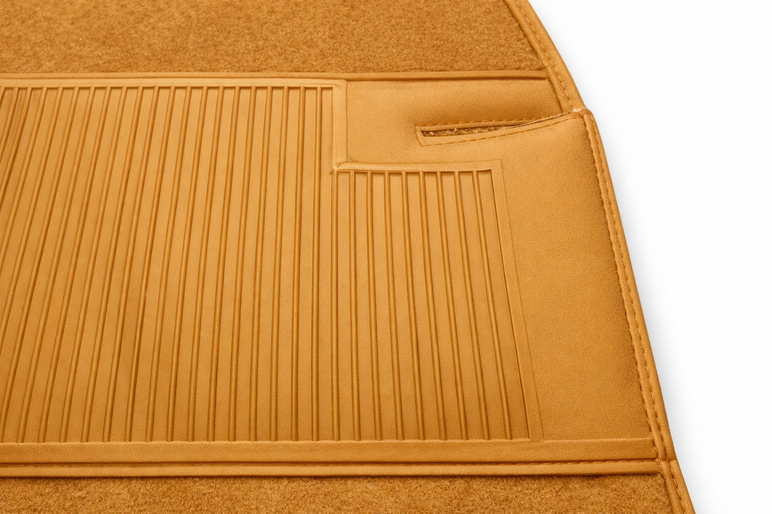 Teppichsatz Teppich für Mercedes W114 W115 Coupe Gummi Absatzschoner Dattel RHD